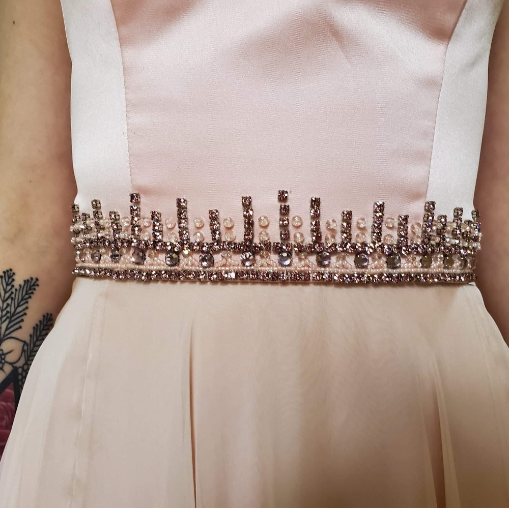 Beautiful Sherri Hill Prom Dress in Blush Pink - Picture 6 of 8